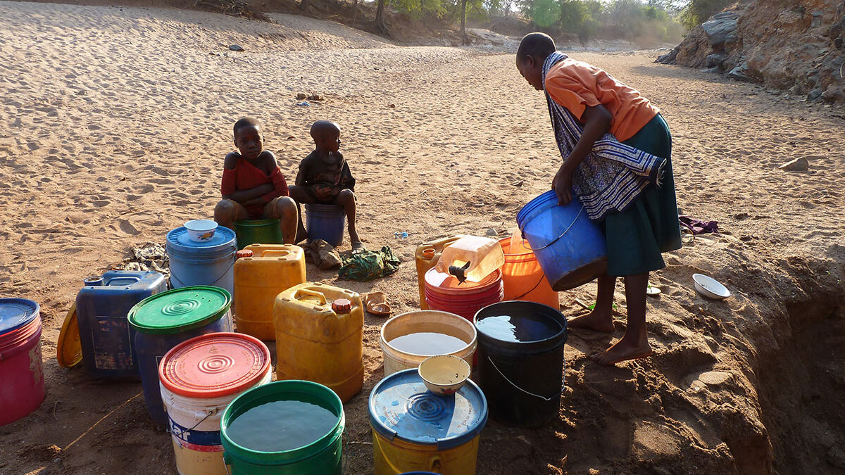 nyumbayetu-artigianato-africa-tanzania-acqua-per-nyumba-yetu1