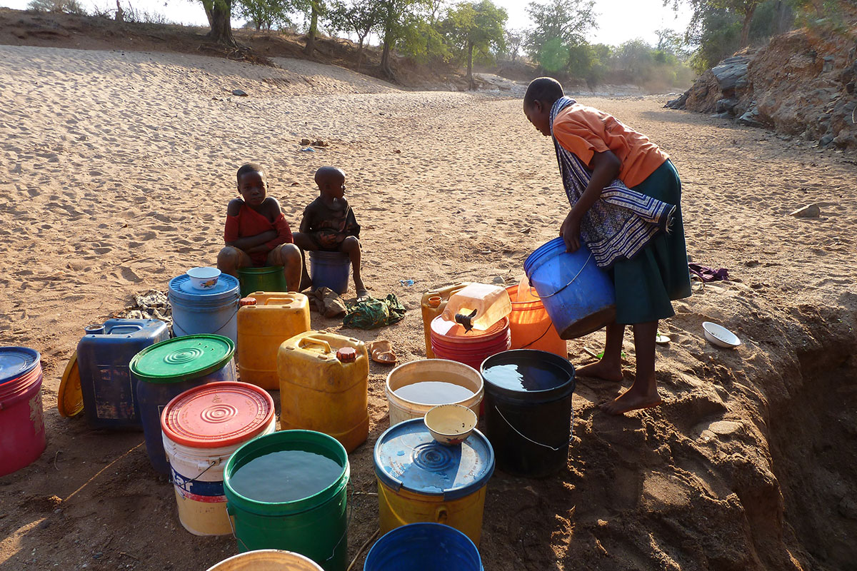 nyumbayetu-artigianato-africa-tanzania-acqua-per-nyumba-yetu1